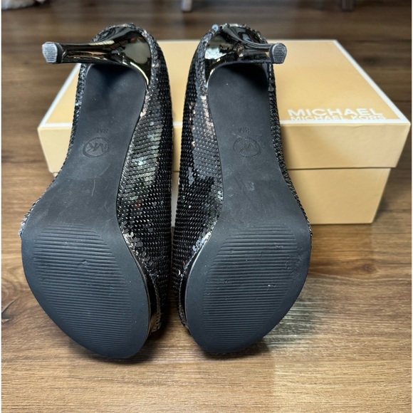 Michael Kors Josie Peep Toe Heels in Gunmetal. Size 8 - Picture 2 of 7